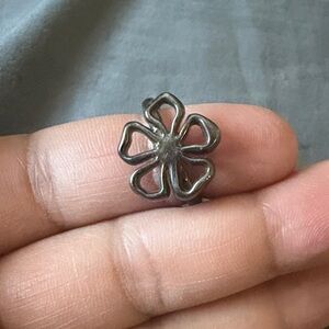 Elegant Silver Flower Ring (Tiffany & Co.)